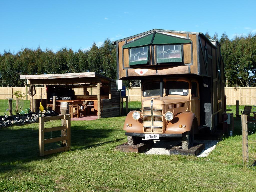 Wacky Stays - Unique Farm-Stay Glamping Rentals, Free Animal Feeding Tours Kaikoura Bilik gambar